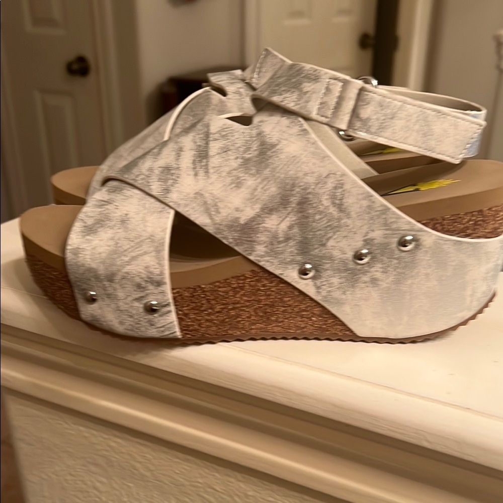 Stylish White Platform Sandals